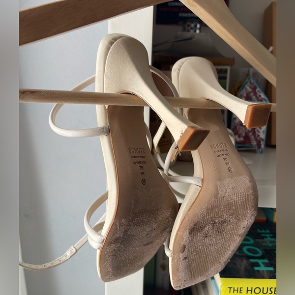SOLD‼️Schutz Cream Leather Strappy Heel Sandals - Picture 5 of 6